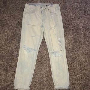 Acid washed boyfriend jeans!